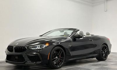 2023 BMW M8