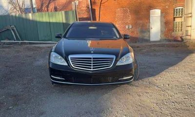 2010 Mercedes-Benz S-Class S550 4 Matic