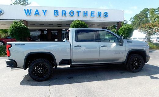 2025 Chevrolet Silverado HD LTZ
