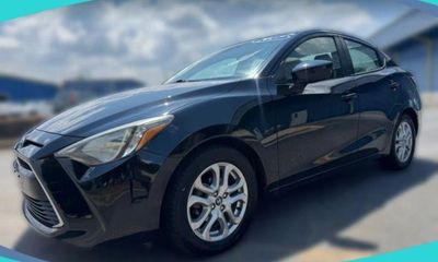 2017 Toyota Yaris IA Base