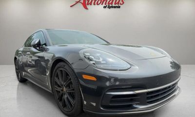 2019 Porsche Panamera Base 4