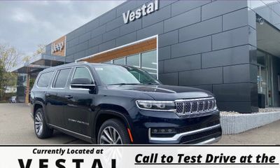 2023 Jeep Grand Wagoneer Base