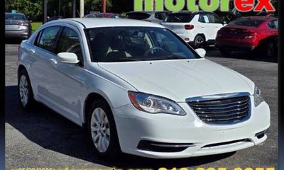 2014 Chrysler 200 LX