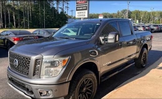 2017 Nissan Titan SV