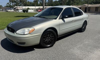 2006 Ford Taurus SE