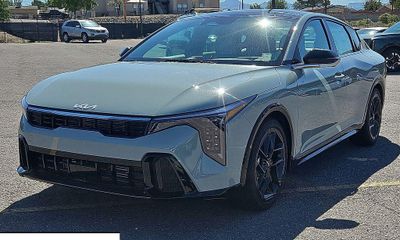 2026 Kia K4 GT Line Turbo