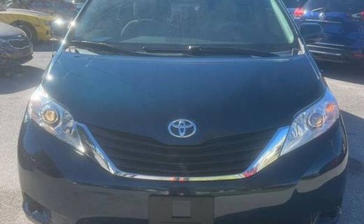 2011 Toyota Sienna LE