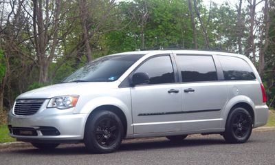 2011 Chrysler Town AND Country Touring