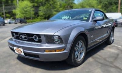 2006 Ford Mustang V6 Standard