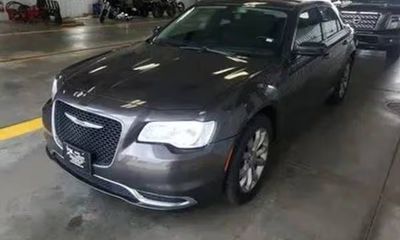 2020 Chrysler 300 Touring