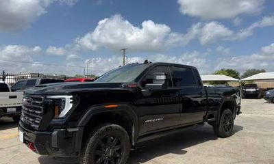 2024 GMC Sierra HD AT4