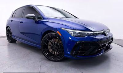 2025 Volkswagen Golf R Black Edition