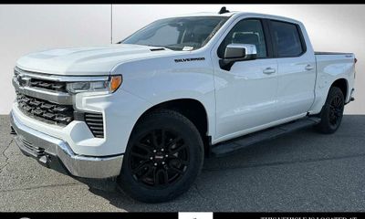 2023 Chevrolet Silverado LT