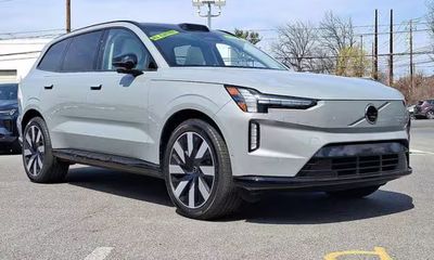 2025 Volvo EX90 Ultra