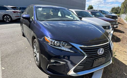 2018 Lexus ES 300H