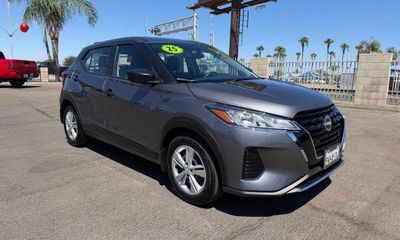 2025 Nissan Kicks Play S