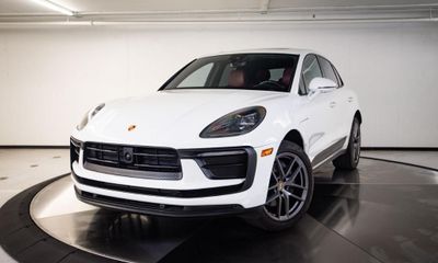 2023 Porsche Macan T
