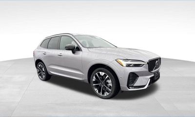 2026 Volvo XC60 Plus Dark