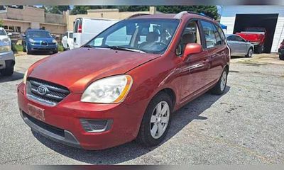 2007 Kia Rondo UN
