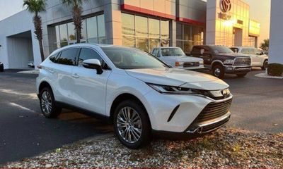 2023 Toyota Venza XLE