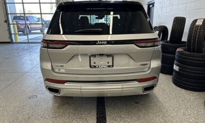 2022 Jeep Grand Cherokee Summit 4XE