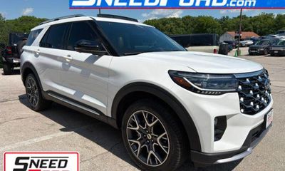 2025 Ford Explorer Platinum