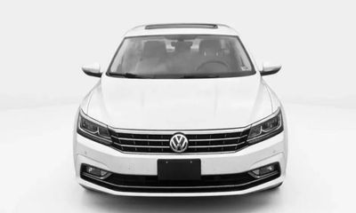 2017 Volkswagen Passat 1 8T SE
