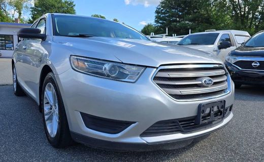 2015 Ford Taurus SE