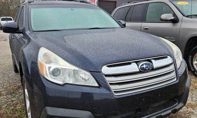 2013 Subaru Outback Limited M R