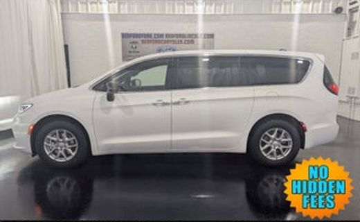 2027 Chrysler Pacifica Select