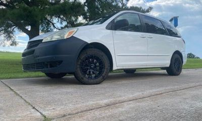 2004 Toyota Sienna LE CE