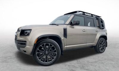 2025 Land Rover Defender Octa Edition ONE