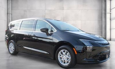 2027 Chrysler Pacifica Select