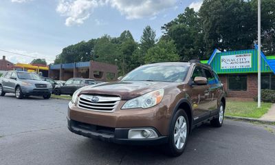 2011 Subaru Outback Premium M R
