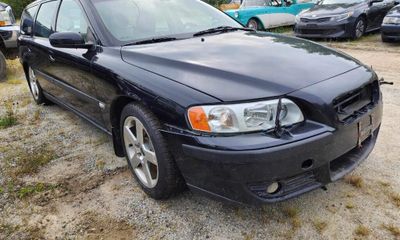 2004 Volvo V70 R