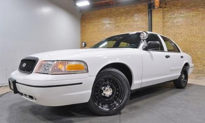 2000 Ford Crown Victoria Police Interceptor