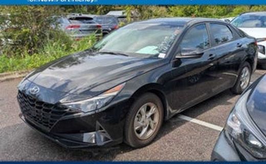 2023 Hyundai Elantra SE