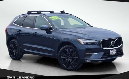 2022 Volvo XC60 Momentum