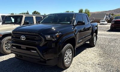 2025 Toyota Tacoma SR5
