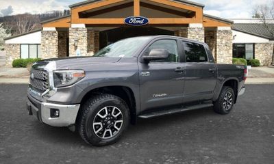 2018 Toyota Tundra SR5