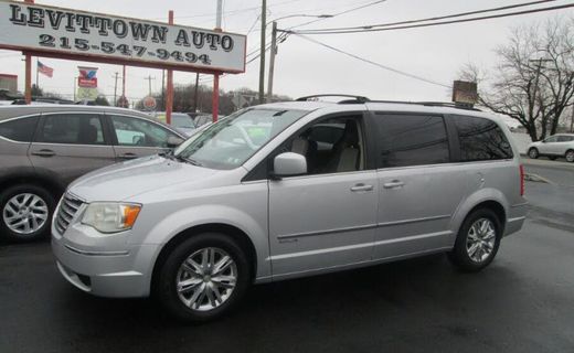 2010 Chrysler Town AND Country RT