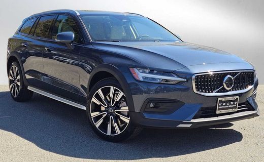 2026 Volvo V60CC Ultra