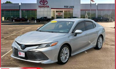 2018 Toyota Camry SE XLE Hybrid