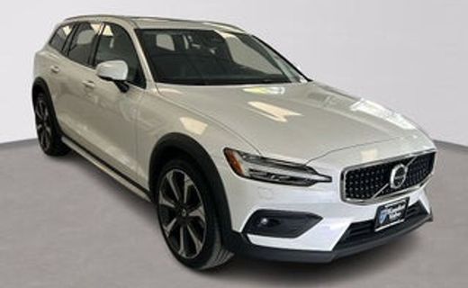 2024 Volvo V60CC Ultimate
