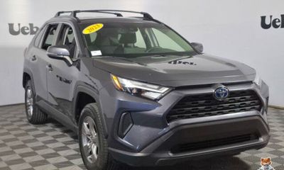2023 Toyota RAV4 LE