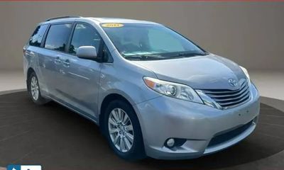 2017 Toyota Sienna LTD Premium XLE