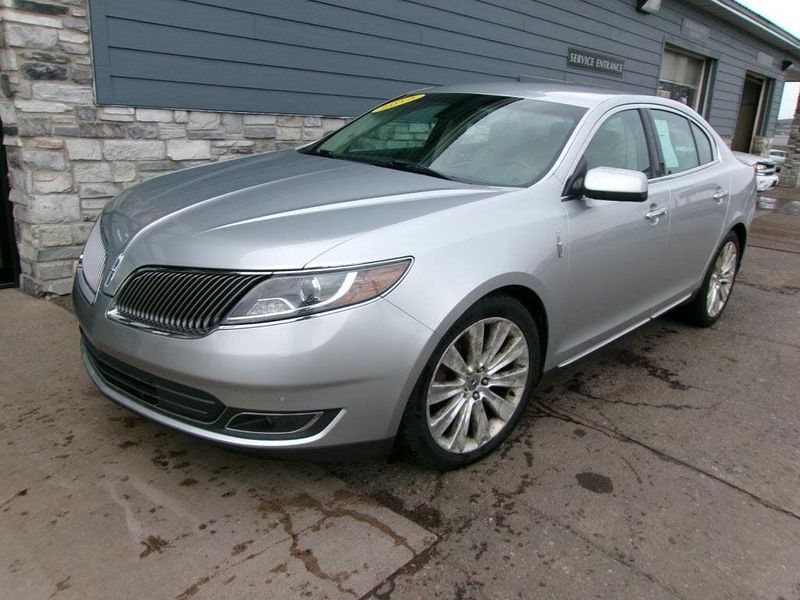 2013 Lincoln MKS — a typically priced live listing