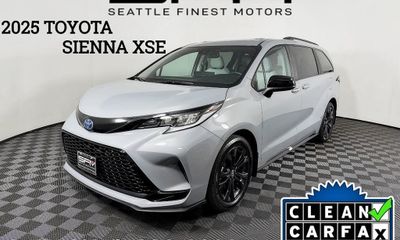 2025 Toyota Sienna XLE 8 Passenger
