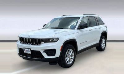 2026 Jeep Grand Cherokee Base Laredo