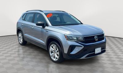 2023 Volkswagen Taos 4Motion S W